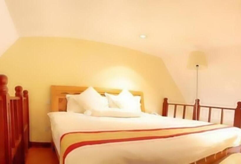 Президентский Люкс, Gold Crest Hotel   Arusha