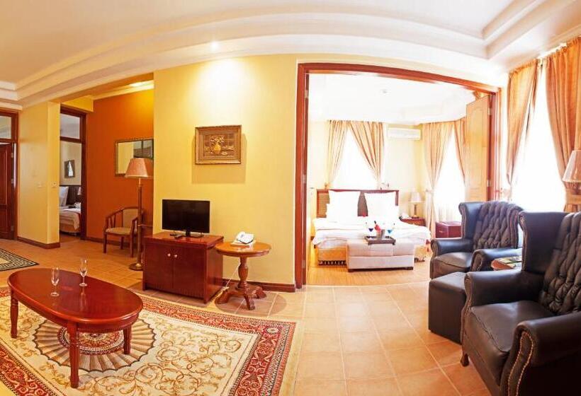 Президентский Люкс, Gold Crest Hotel   Arusha