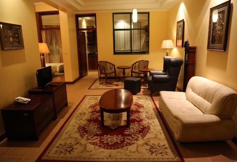 Президентский Люкс, Gold Crest Hotel   Arusha