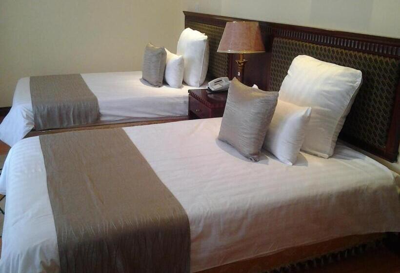 Президентский Люкс, Gold Crest Hotel   Arusha