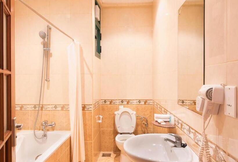 프레지덴셜 스위트, Gold Crest Hotel   Arusha