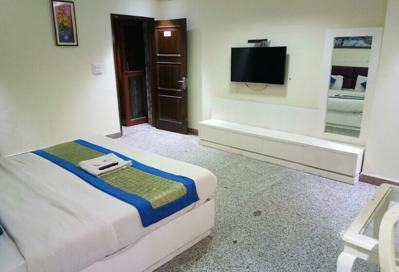 חדר דלוקס, The Paramont, Delhi