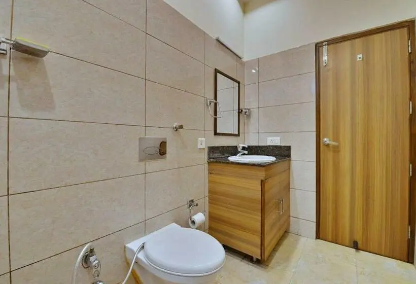 اتاق لوکس, Aricent Opposite Isbt Sector 17 Chandigarh