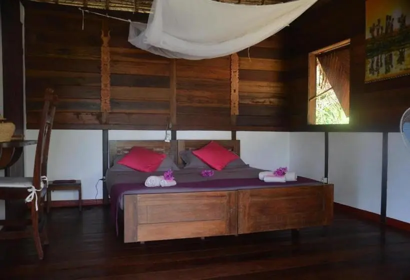 اتاق خانوادگی با چشم‌انداز دریا, Boraha Village Ecolodge