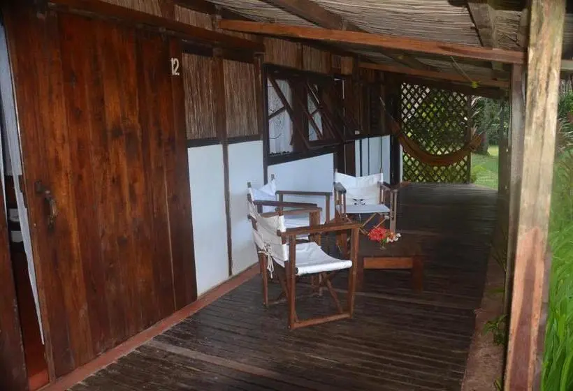بنگله خانوادگی, Boraha Village Ecolodge