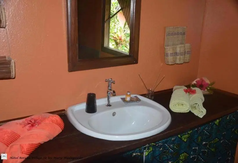 بانگلوی استاندارد با چشم‌انداز دریا, Boraha Village Ecolodge