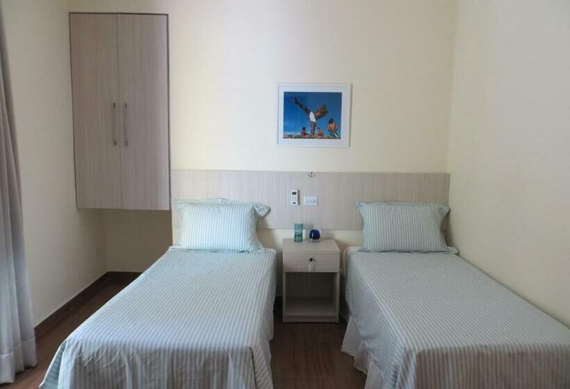 غرفة قياسية, Casa Inglesa