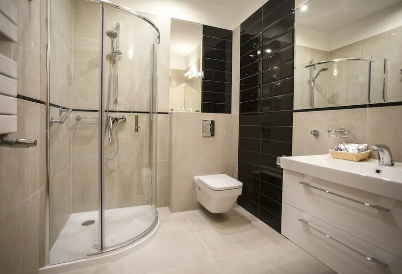 اتاق استاندارد, Etiuda