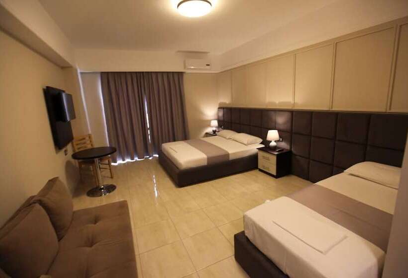 Трехместный Номер Стандарт с Балконом, Heksamil