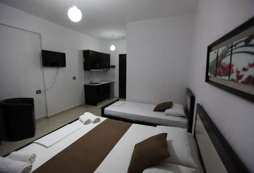 Трехместный Номер Стандарт с Балконом, Heksamil