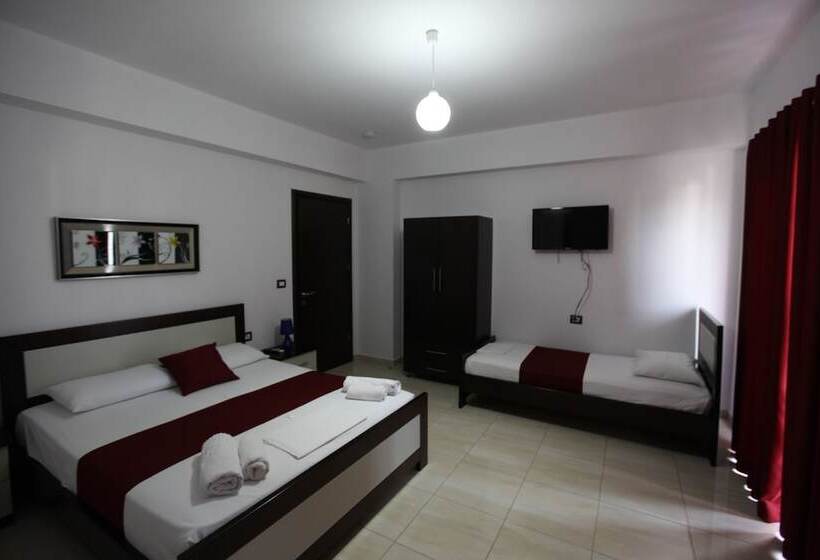 Трехместный Номер Стандарт с Балконом, Heksamil