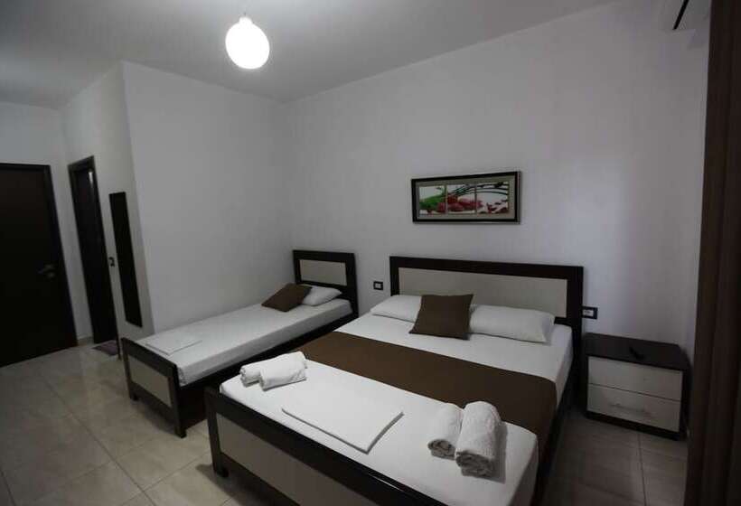 Трехместный Номер Стандарт с Балконом, Heksamil