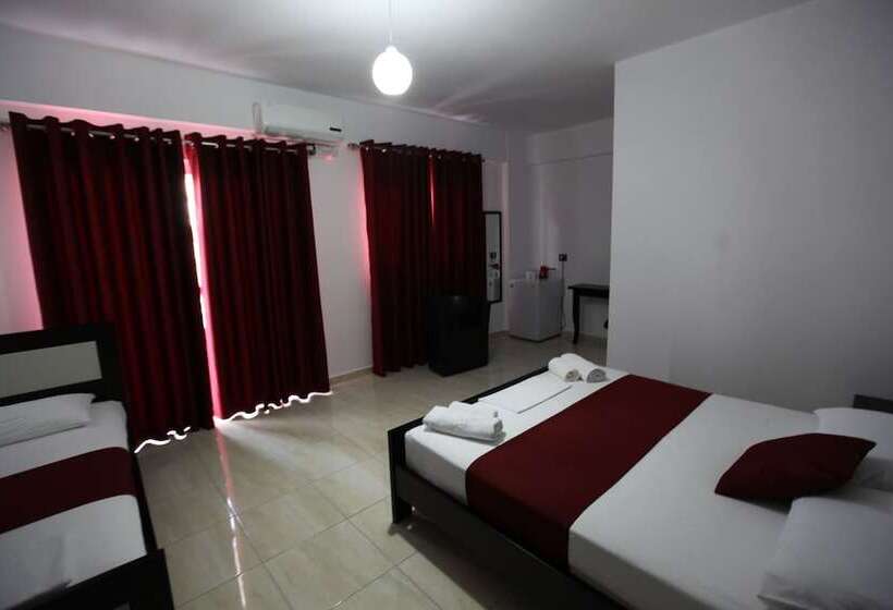 Трехместный Номер Стандарт с Балконом, Heksamil