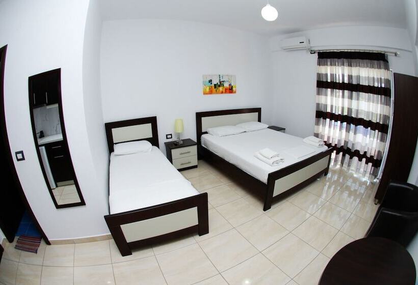 Трехместный Номер Стандарт с Балконом, Heksamil