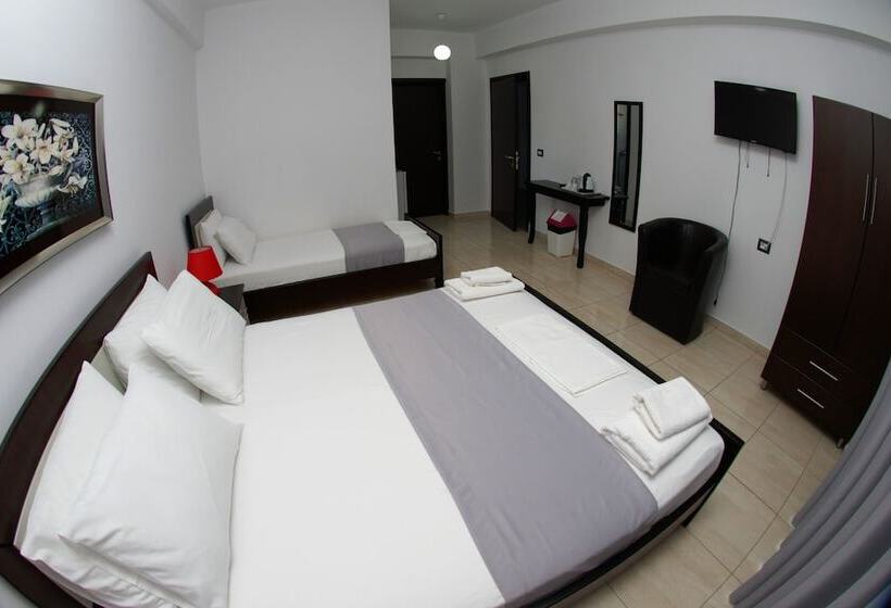 Трехместный Номер Стандарт с Балконом, Heksamil