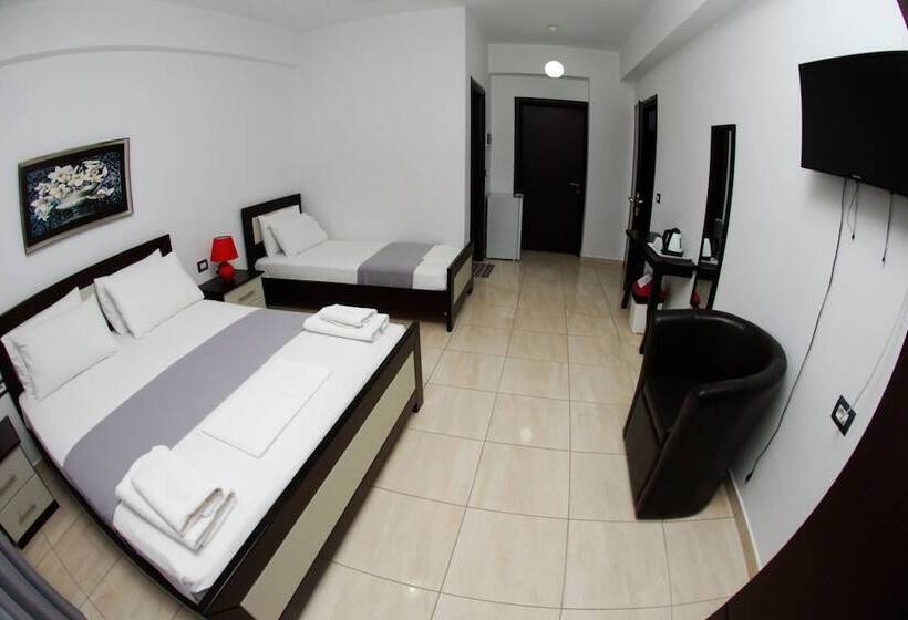 Трехместный Номер Стандарт с Балконом, Heksamil