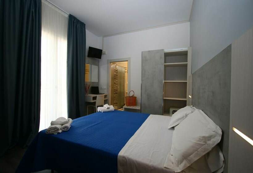 اتاق استاندارد سه نفره, Kim