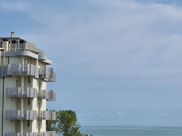 اتاق استاندارد سه نفره, Kim