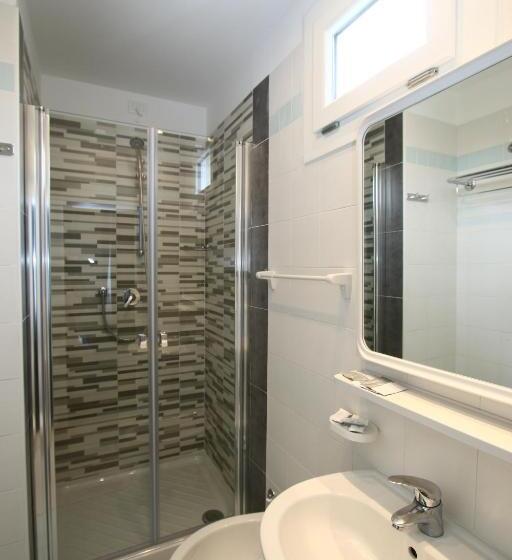 اتاق استاندارد, Kim