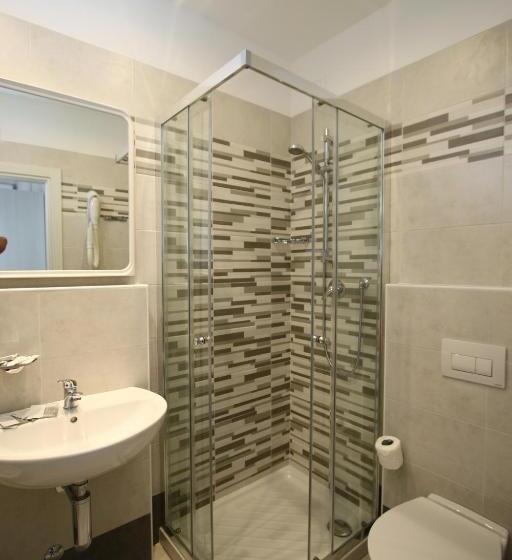 اتاق استاندارد چهار تخته, Kim