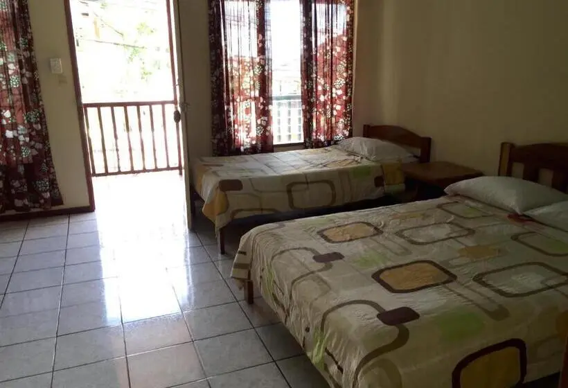 اتاق استاندارد, Downtown Montezuma Hostel