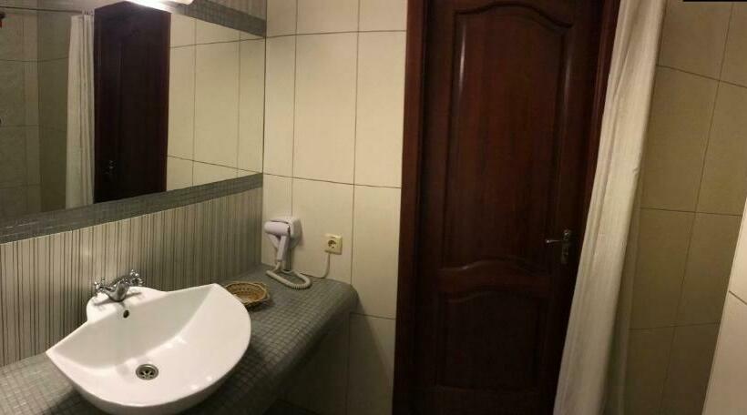 اتاق استاندارد یک نفره, Pivdenna Brama