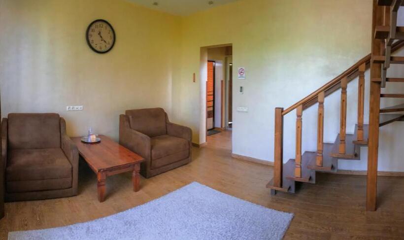 سوییت دوبلکس, Pivdenna Brama