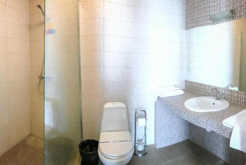 اتاق سوپریور, Pivdenna Brama