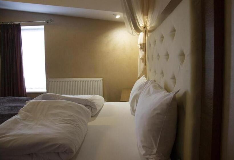 اتاق سوپریور, Pivdenna Brama