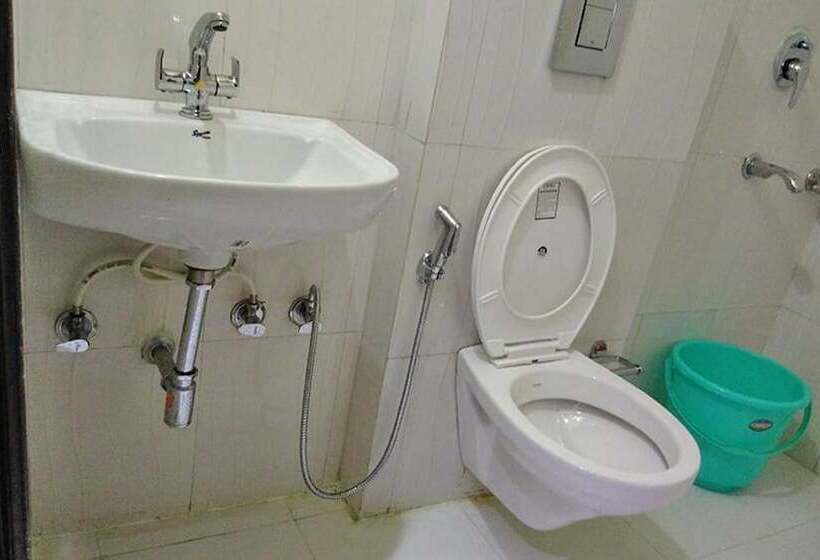 חדר דלוקס, The Paramont, Delhi