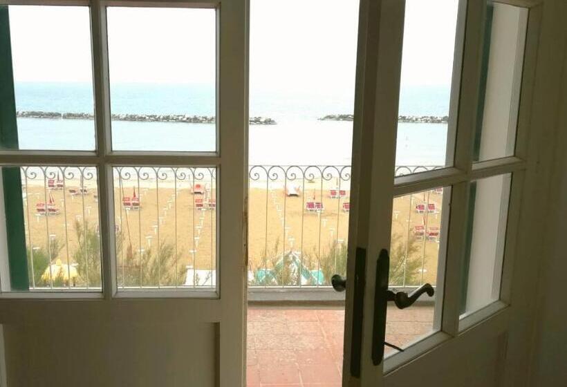 带海景的标准房, Villa Furia