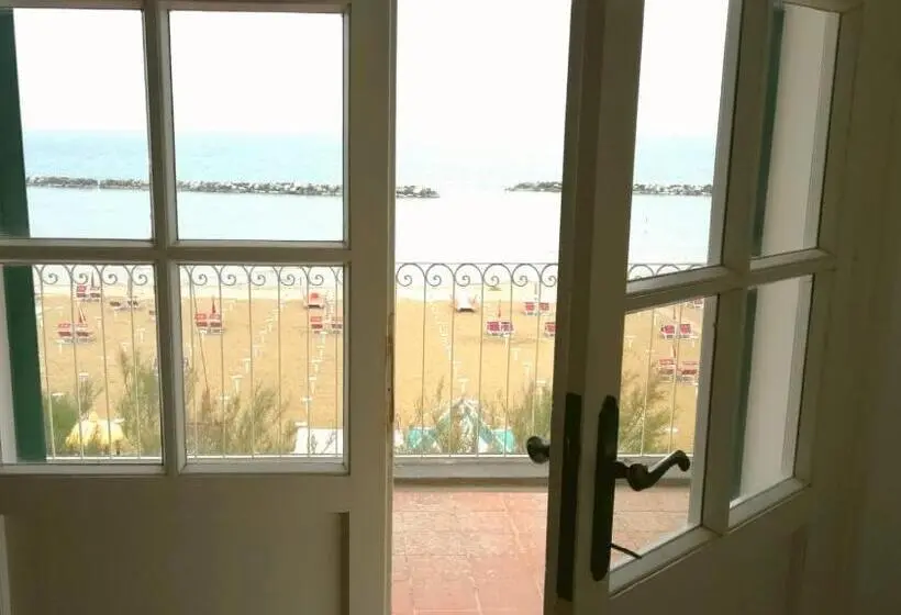 オーシャンビュースタンダードルーム, Villa Furia