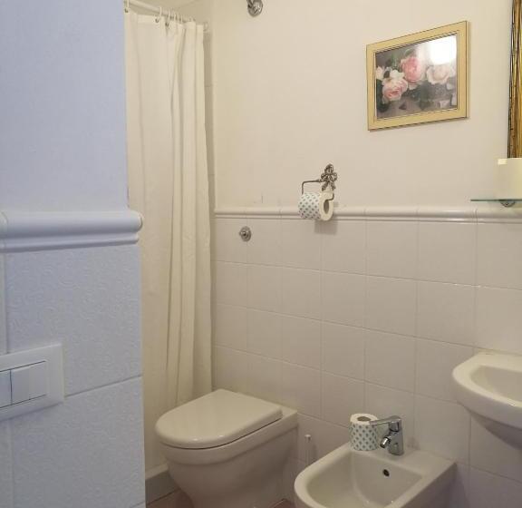 غرفة قياسية ثلاثية مزودة بشرفة, Villa La Fonte