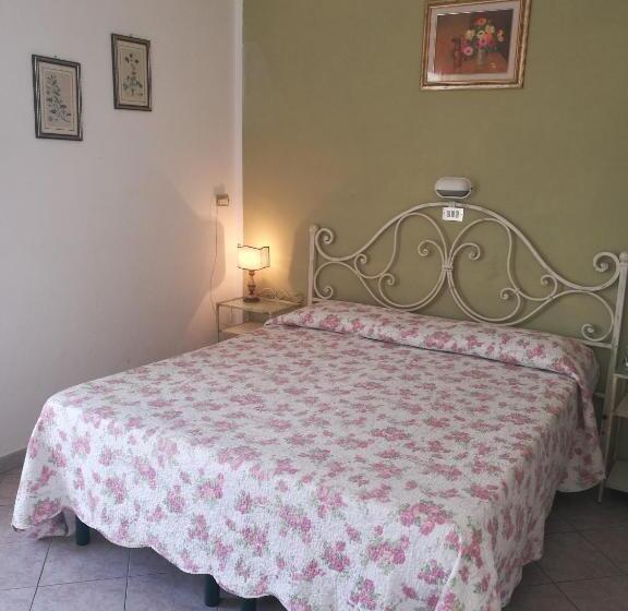 غرفة قياسية ثلاثية مزودة بشرفة, Villa La Fonte