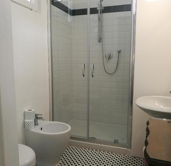 غرفة قياسية, Villa La Fonte