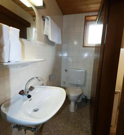 اتاق اکونومی یک تخته, Kia Ora Hotel Restaurant