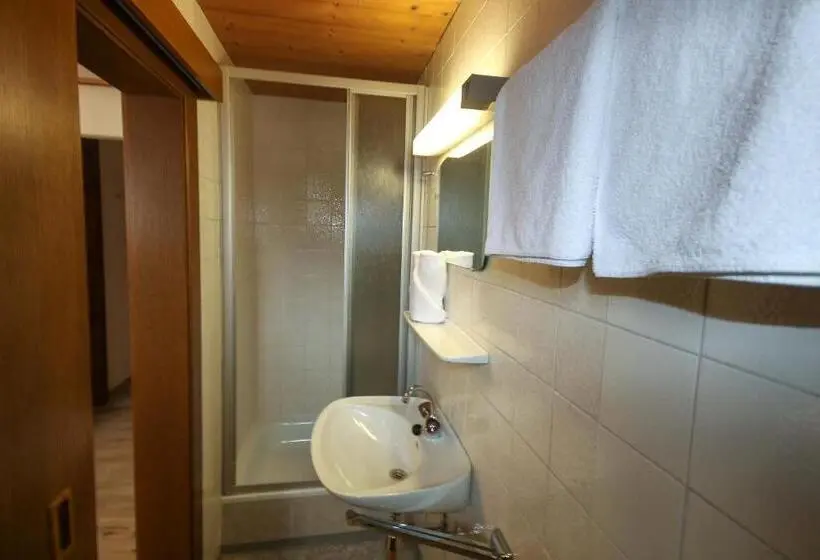 اتاق اکونومی یک تخته, Kia Ora Hotel Restaurant