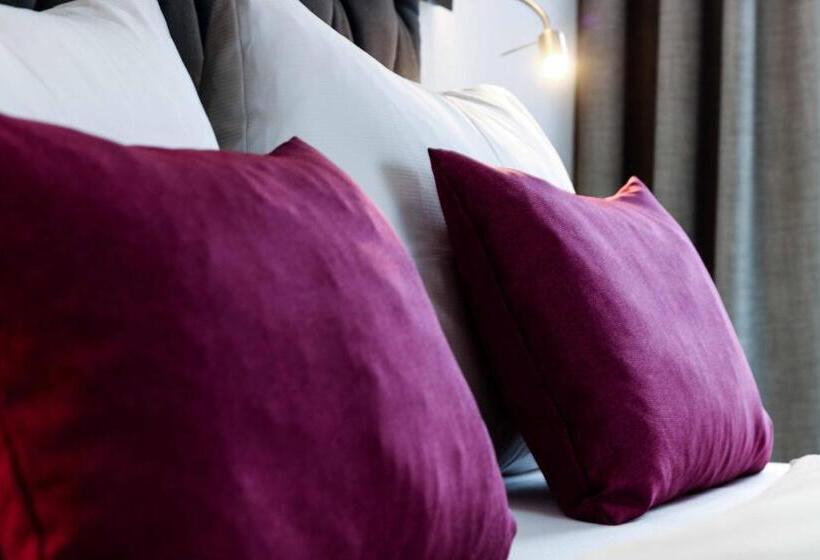 Quarto Triplo Estandar, Kia Ora Hotel Restaurant