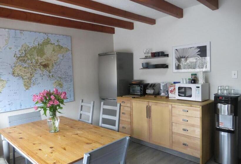 标准间, At Wits End B&b