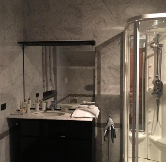 带按摩浴盆的套房, B&b Villa Valchero