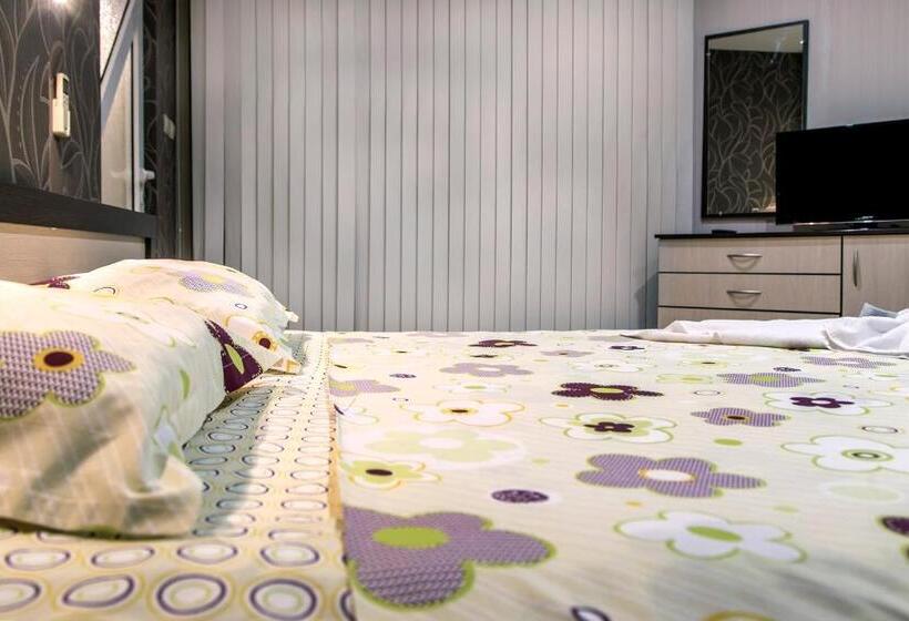 استودیوی استاندارد با چشم‌انداز دریا, Family Hotel Adena