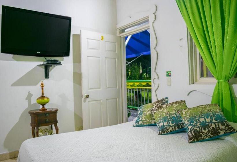 اتاق خانوادگی, Finca Azulinas