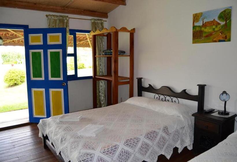 اتاق خانوادگی, Finca Azulinas