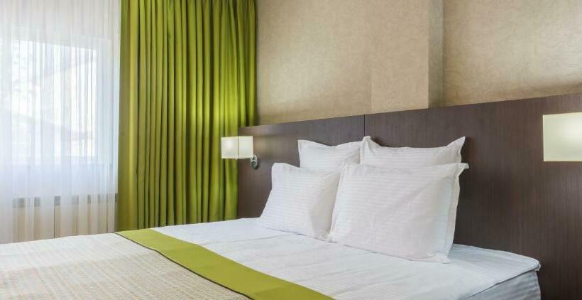 Superior Room King Size Bed, Alex