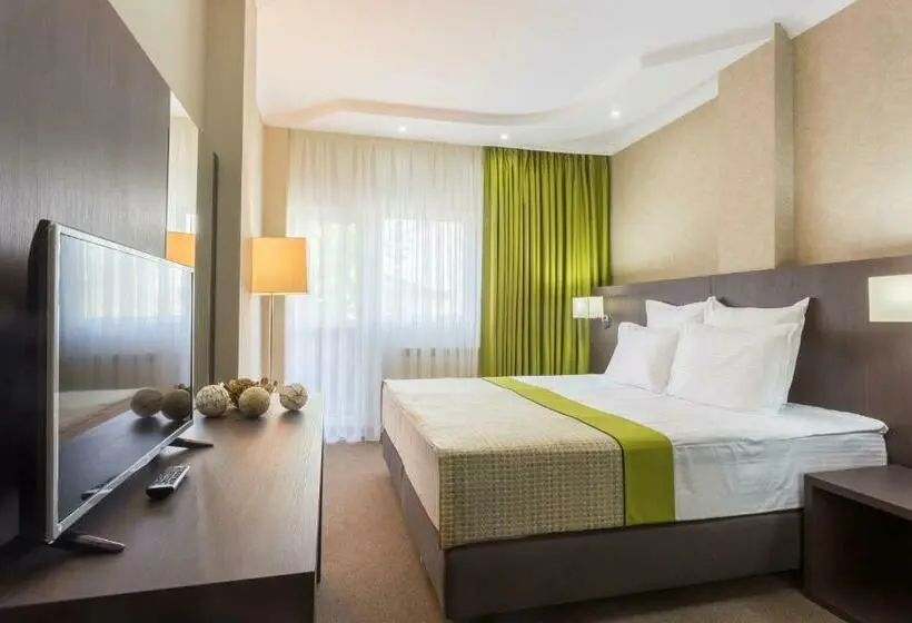 Superior Room King Size Bed, Alex