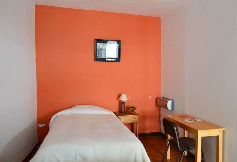 חדר אקזקיוטיב יחיד, Casa Campesina