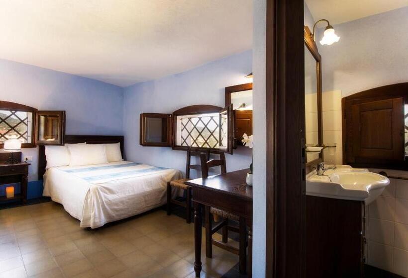 חדר סטנדרט לשלושה, Castello Malicas