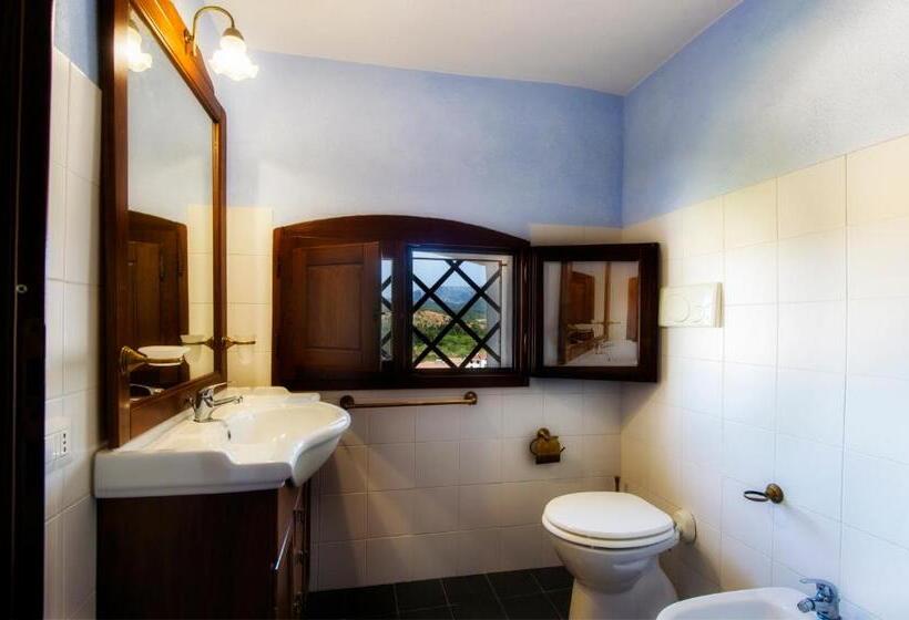 חדר סטנדרט לשלושה, Castello Malicas