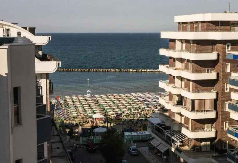 Camera Standard con Balcone, Fabius