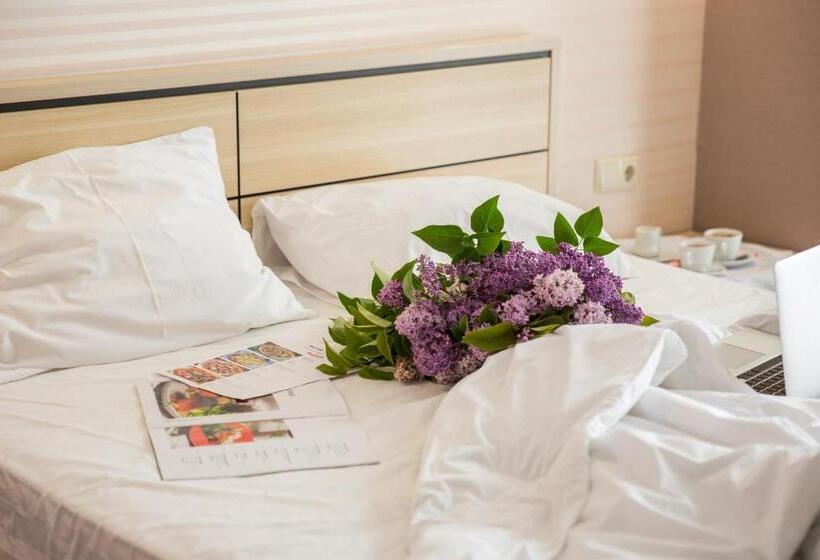 اتاق استاندارد با بالکن و چشمانداز دریا, Kolyada